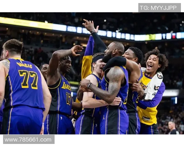 2012年湖人对阵雷霆首场比赛精彩回顾与赛后分析